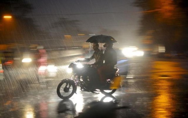 thundershowersintelanganaprovidesomerespitefromheatwave